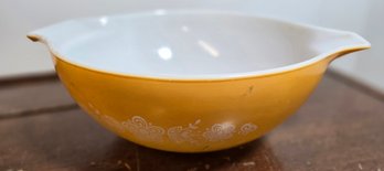 Vintage PYREX 444 Yellow Butterfly Gold White Flowers 4 Quart Cinderella Bowl