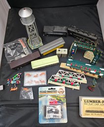 HO Scale Train Engine Locomotive Set And Accessories Lot