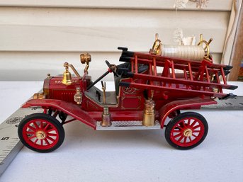 Vintage 1914 Ford Model T Diecast Fire Engine Road Signature