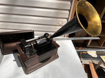 Antique 1900's Thomas Edison Cylinder Phonograph In Oak Case With Cylinders