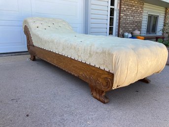 Vintage Fainting Couch