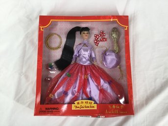 Yue Sai Wa- Jeweled Dancer Doll With Accessories