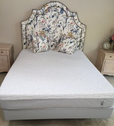 P5 Performance Series Sleep Number Queen Mattress & Upholstered Floral Headboard With Accent Pillows