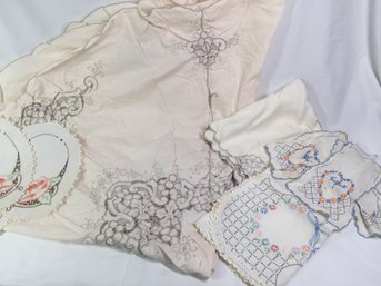 Assorted Vintage Table Linens And Embroidered Doilies
