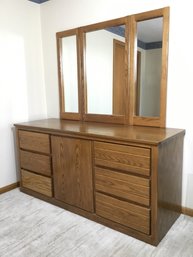 Very Nice Wood 6 Drawer & Center Storage Dresser With Mirror- Contents Not Included