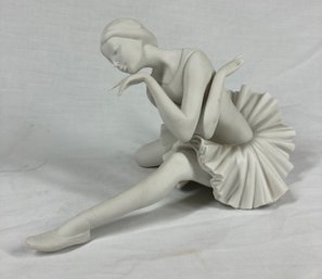 Lladro Figurine Death Of A Swan Ballerina - Fingers On One Hand Appear To Be Repaired- Shorter And Reglazed