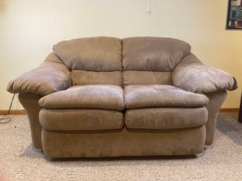 Love Seat Couch/chair