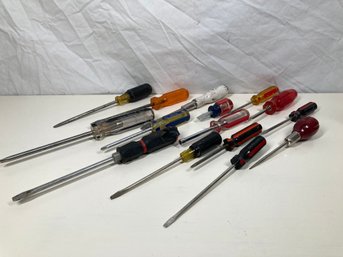 Large Assortment Of Nice Screw Drivers