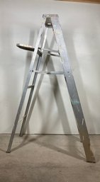 Aluminum 4 1/2 Foot Ladder