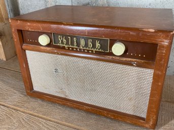 Vintage Sentinel Table Top Radio, Wood Case With Tubes. About 17 ' Long  (see Photos)