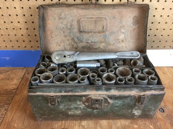 Metal Tool Box With Tray Vintage Ratchet And Sockets Chicago USA Hand Wrenches Wheel Puller Allen Wrenches