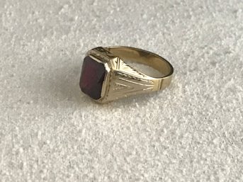 Antique Gold Tone Ring With Faceted Red Stone
