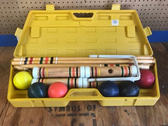 Wood Croquet Lawn Set With Yellow Carrying Case.  6  Wood Balls & 4 Croquet Mallets  &  Metal Hoops