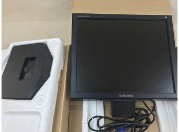 Samsung SyncMaster730B 17' TFT-LCD MONITOR