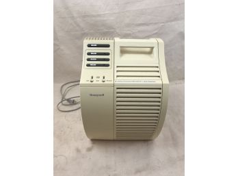 Honeywell HEPA Air Purifier Model 17000-S