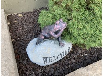 Welcome Frog Garden Decor