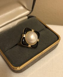 14K Gold WW Signed Jadeite & Pearl Ring (5.3 Grams)