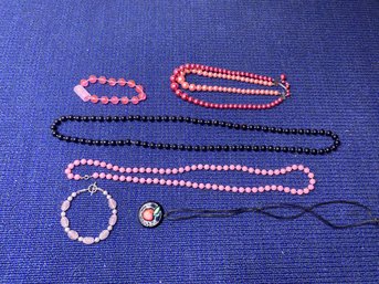 4 Necklaces And 2 Bracelets