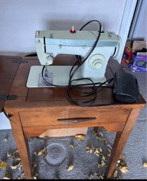 Singer 242 With Table