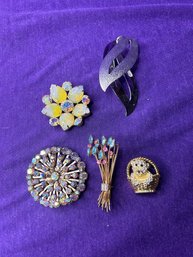 Vintage Bundle Of Pins