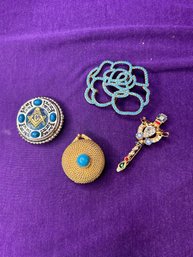 Vintage Bundle Of Jewelry - Pins And Pendants
