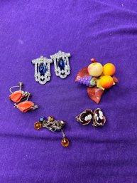 Vintage Bundle Of Jewelry Pin, Clip Ons