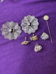 Vintage Bundle Of Jewelry - Pin, Clip Ons