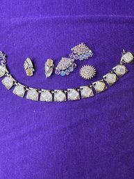 Vintage Bundle Of Jewelry - Bling