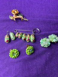 Vintage Bundle Of Jewelry  - Pins, Clip Ons