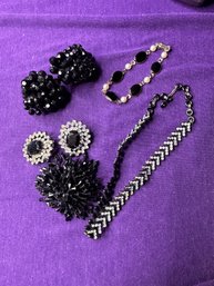 Vintage Bundle Of Black/bling Jewelry