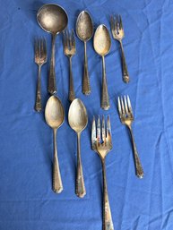 Oneida Community Tudor Plate Set