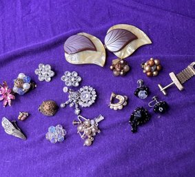 Vintage Bundle Of Mixed Jewelry