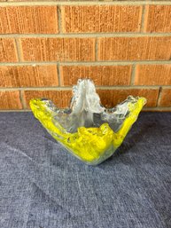 Yellow/clear Vase
