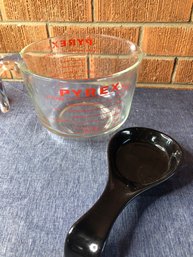 Pyrex Bowl-spoon Holder