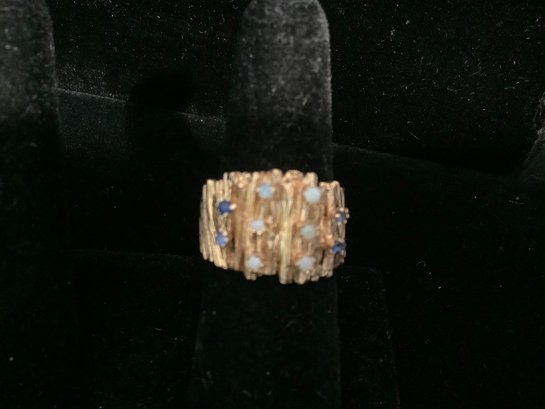 14 Kt Gold Ladies Ring With Opals