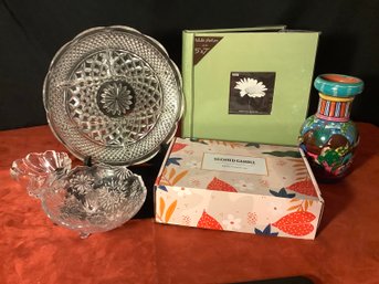 Mixed Group Of Assorted Decorator Items