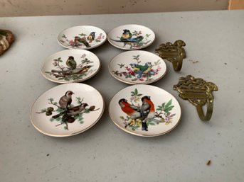 Home Decor-Assorted Birds On Plates, Brass Hangers