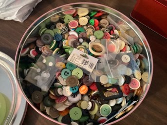 Big Lot Of Vintage Buttons