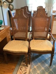 6 DININGROOM CHAIRS