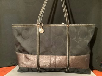 Coach Classy Pocketbook/Tote W/ Dust Cover