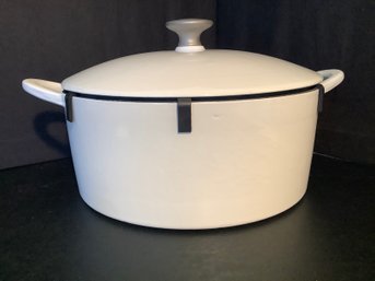 New-Enamaled Cast Iron Pot