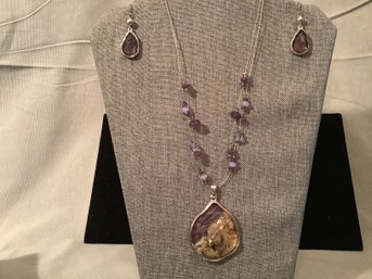 Multi Codlored Stone Necklace With Matching Earrings