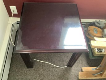 END TABLE  W/ GLASS TOP