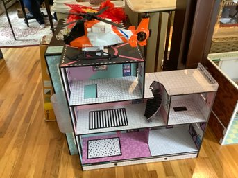 Doll House With Elevator & Helipad-Must Read