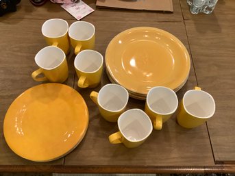 Set Of 4 Dinner Plates & Mugs- Perfect For Dorms Or First Apartment