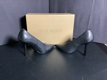 Steve Madden Black Leather High Heel Shoe 7M