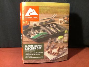 New-24 Piece Ozark Train Camping  Set W/carry Bag