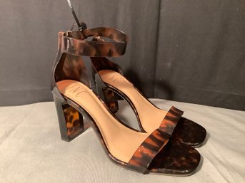 New-Tortise Shell Desginer Heels Size 7 1/2 M