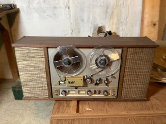 Roberts 1670 Reel To Reel Tape Player