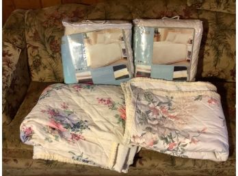 2 Full Size  Bedspreads & 2 Twin Bedspread